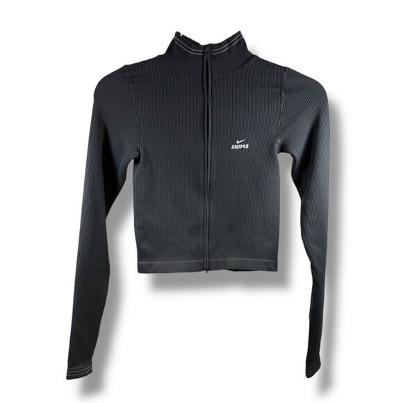 SKIMS Nike NWT Ribbed Seamless Cropped Full Zip Jacket in Obsidian Size XS - Picture 1 of 10